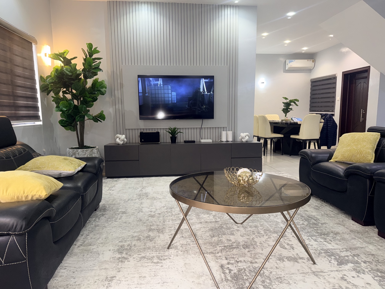 Woodhill Villa living room